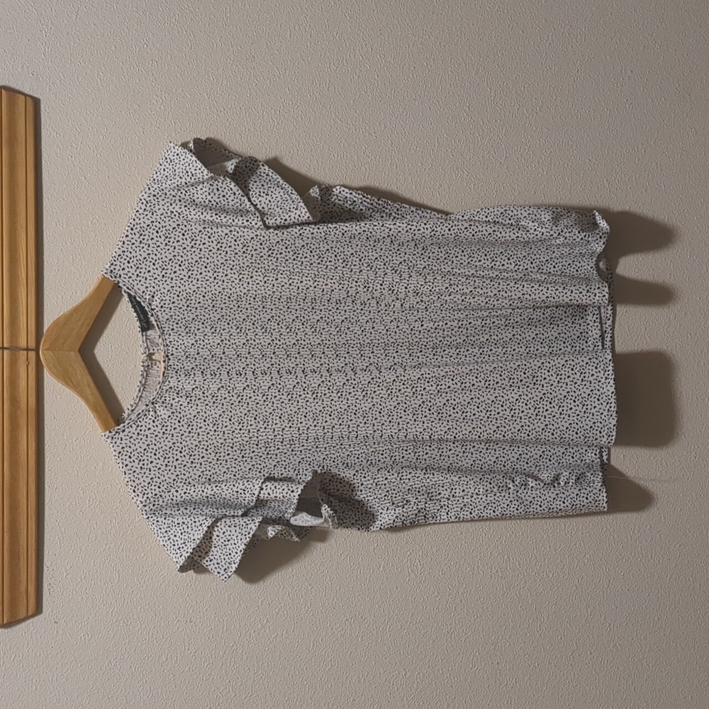 Adrianna Papell Ruffle-Sleeve Blouse - White with Black Abstract Print - Size M